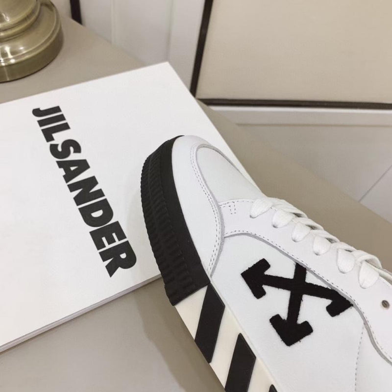 OFF-WHITE Vulcanized Low Canvas "White Black"