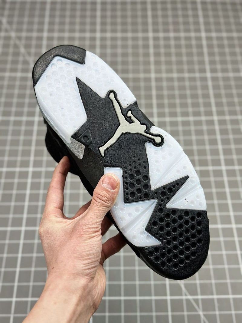 Nike Air Jordan 6 Retro "Chrome Metallic Silver"