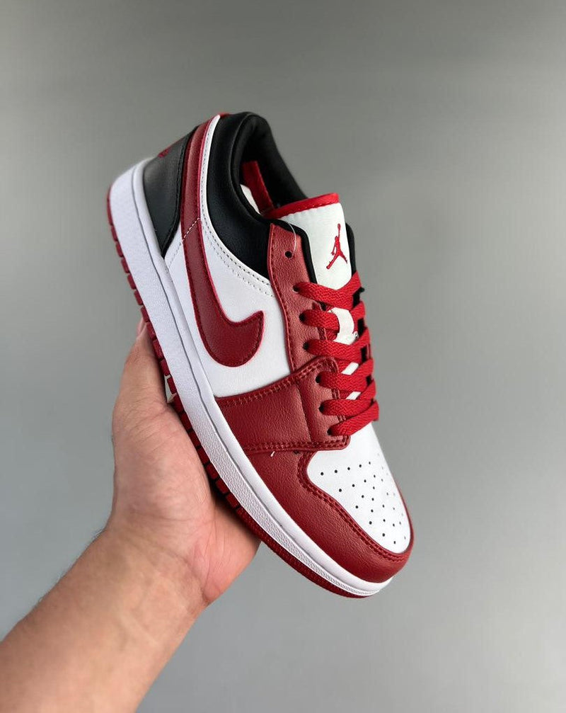 Nike Air Jordan 1 Low "Reverse Black Toe"