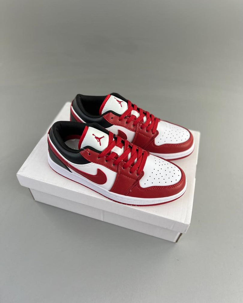 Nike Air Jordan 1 Low "Reverse Black Toe"