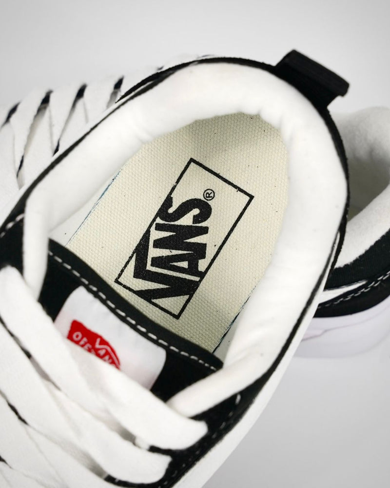 Vans Knu Stack “Black White“