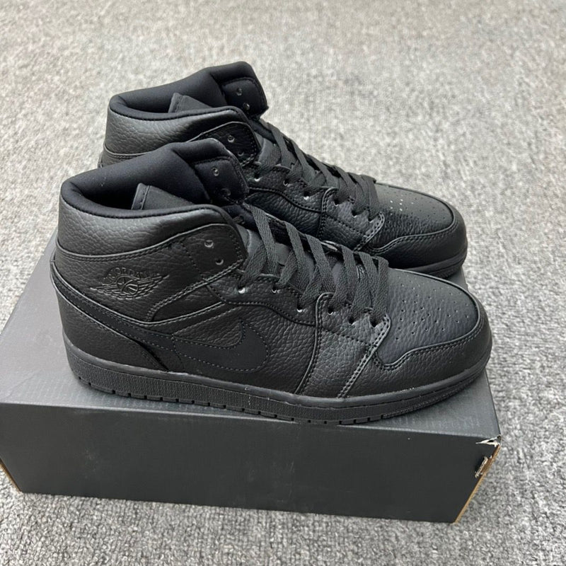 Nike Air Jordan 1 Mid "Triple Black"