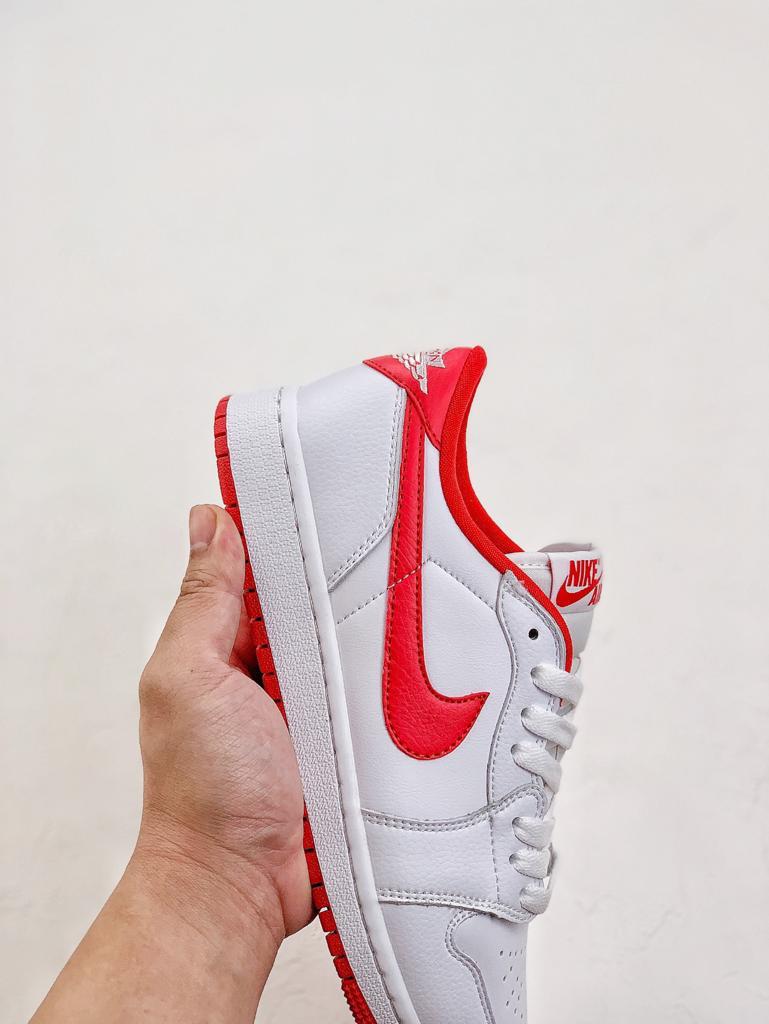 Nike Air Jordan 1 Retro Low OG "University Red"