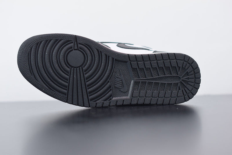 Nike Air Jordan 1 Retro High Black White