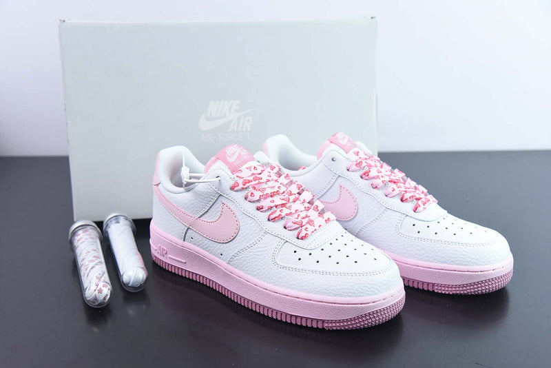 Nike Air Force 1 Low "White Pink"