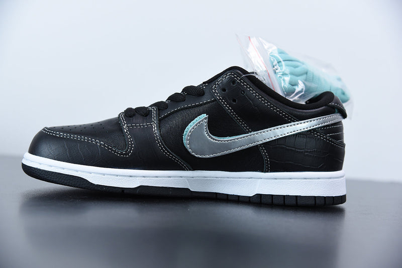 Nike SB Dunk Low “Diamond Supply Co Black Diamond”