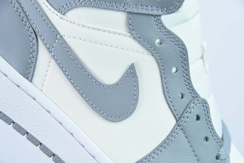 Nike Air Jordan 1 Mid "Stealth"