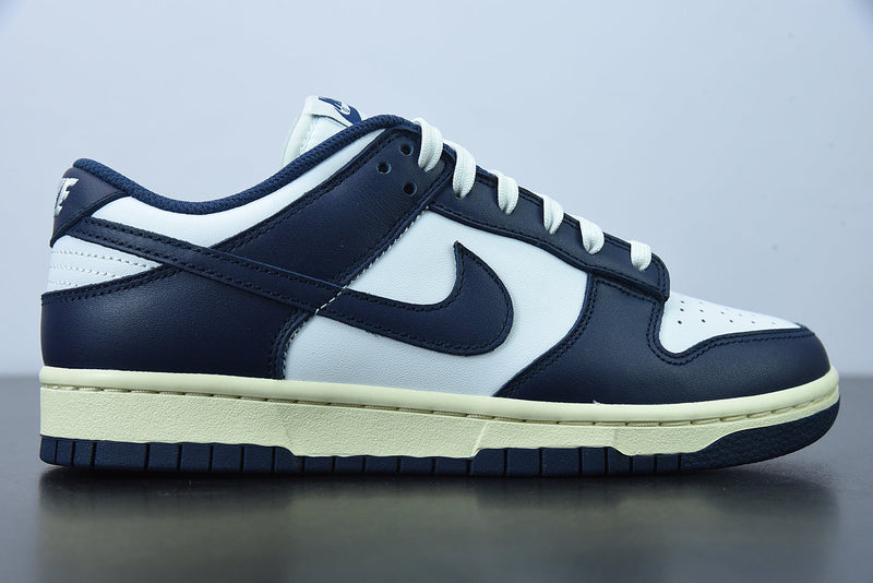 Nike Dunk Low "Midnight Navy"