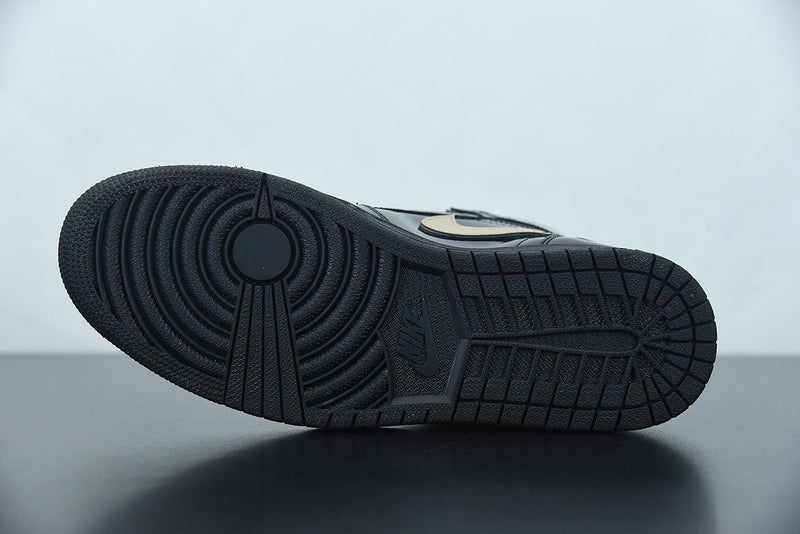 Nike Air Jordan 1 High “Black Metallic Gold“