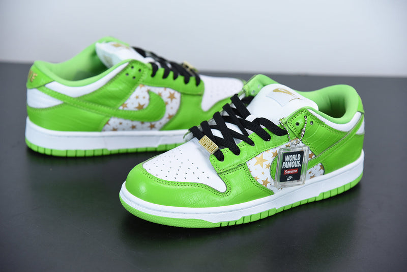 Nike SB Dunk Low Supreme Stars Mean Green (2021)