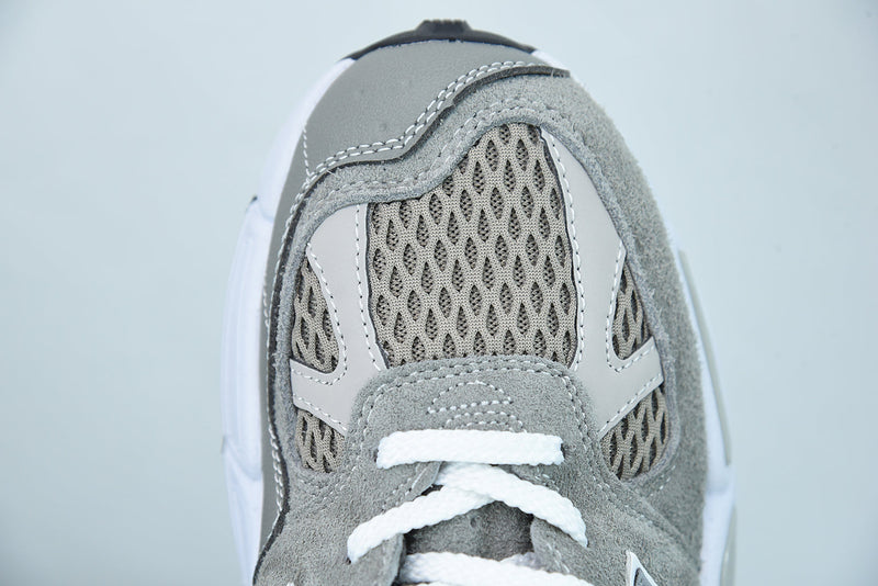 New Balance 574 YURT “Salehe Bembury Shark Skin”