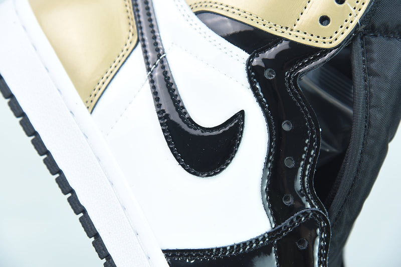 Nike Air Jordan 1 Retrô High NRG Patent Gold Toe