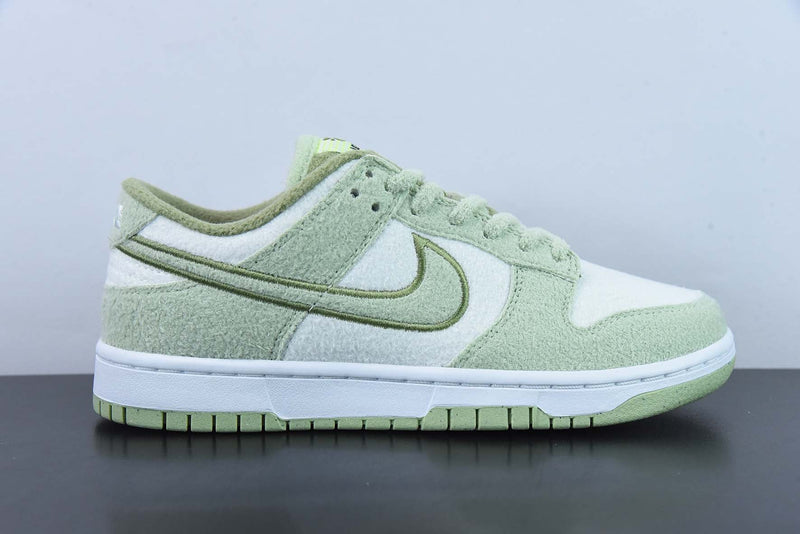 Nike Dunk Low SE "Fleece Pack Honeydew"