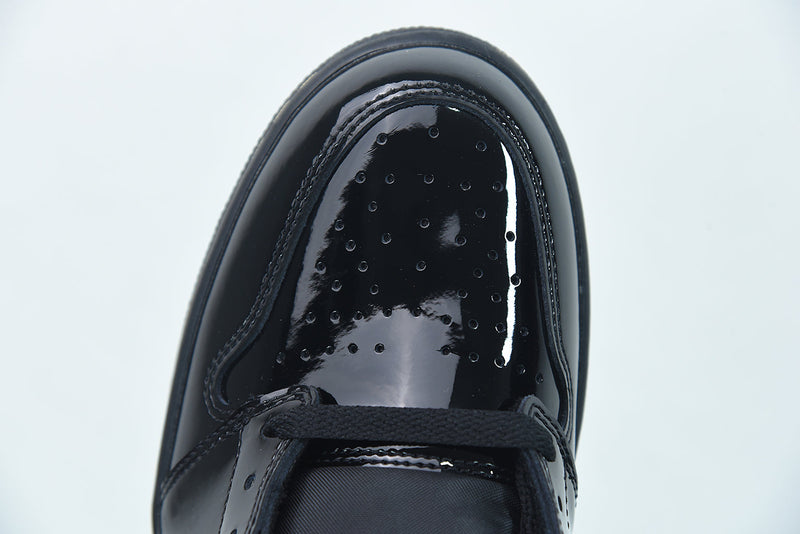 Nike Air Jordan 1 High “Black Metallic Gold“