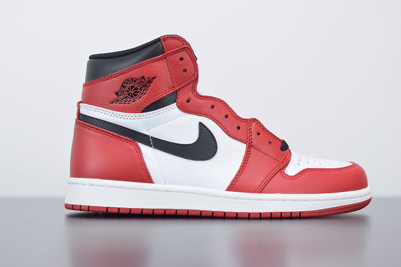 Nike Air Jordan 1 Retro High "Chicago"