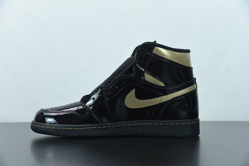 Nike Air Jordan 1 High “Black Metallic Gold“