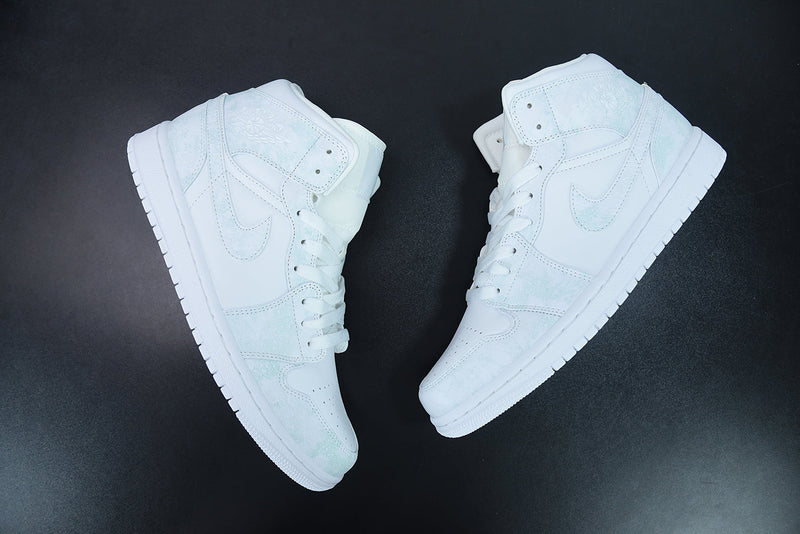 Nike Air Jordan 1 Mid "Triple White"