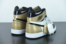 Nike Air Jordan 1 Retrô High NRG Patent Gold Toe