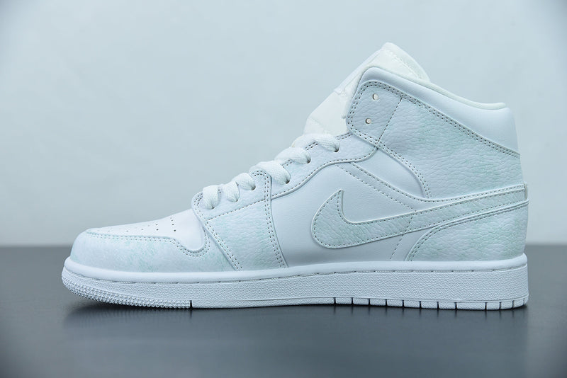 Nike Air Jordan 1 Mid "Triple White"