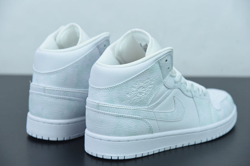 Nike Air Jordan 1 Mid "Triple White"