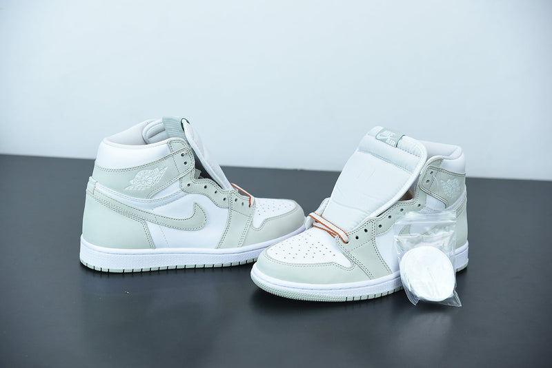 Nike Air Jordan 1 Retro High “Seafoam”